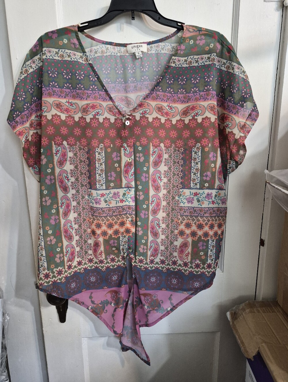 Umgee Small Paisley And Flowers Design
